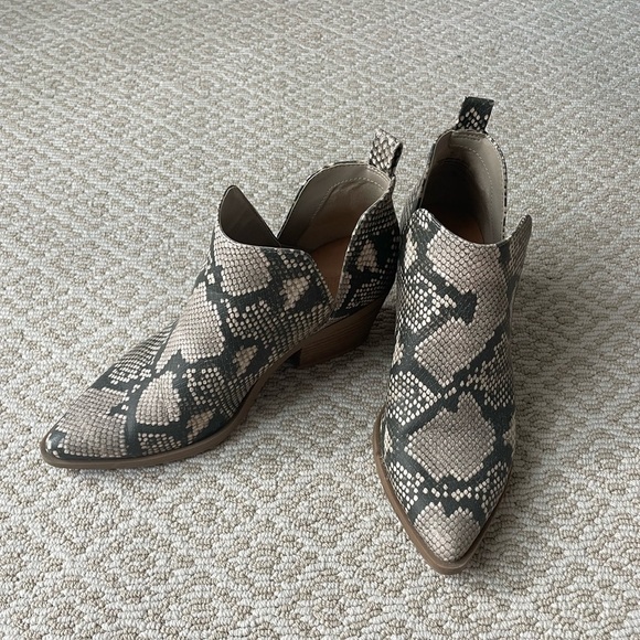 Universal Thread Shoes - Universal Thread Ankle Boots